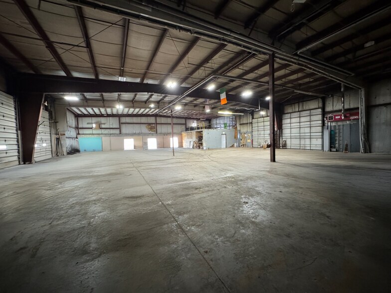 More Photos Of 6730 Pickard Dr, Syracuse Service For Lease