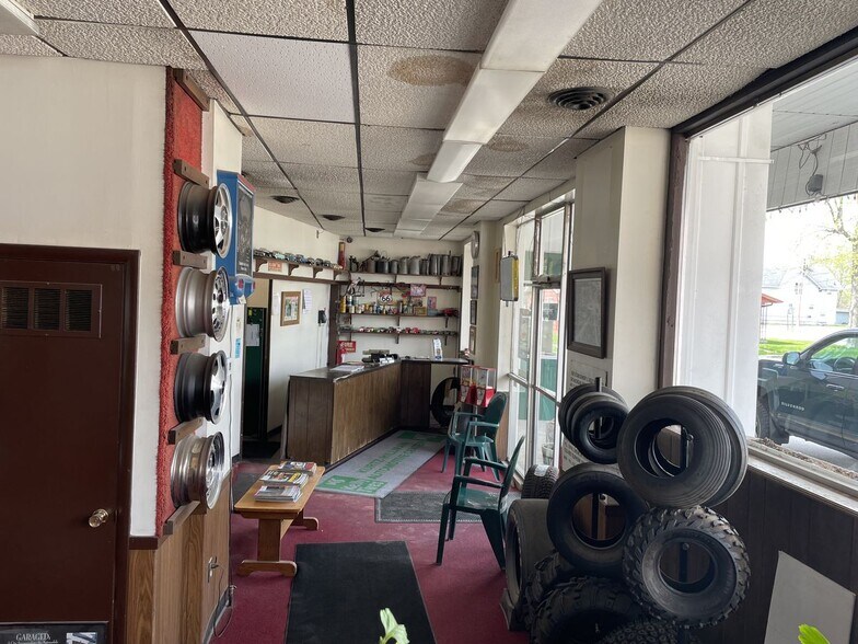 More Photos Of 631 Gratiot Ave, Saginaw Auto Repair For Sale