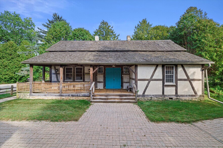 More Photos Of 14135 N Cedarburg Rd, Mequon Office For Lease