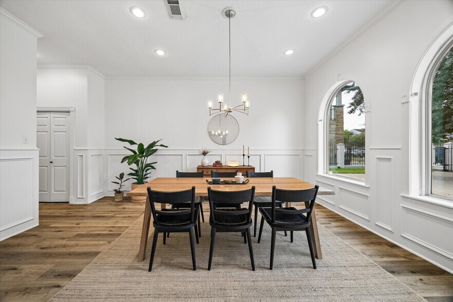 More Photos Of 530 W 27th St, Houston Office For Lease