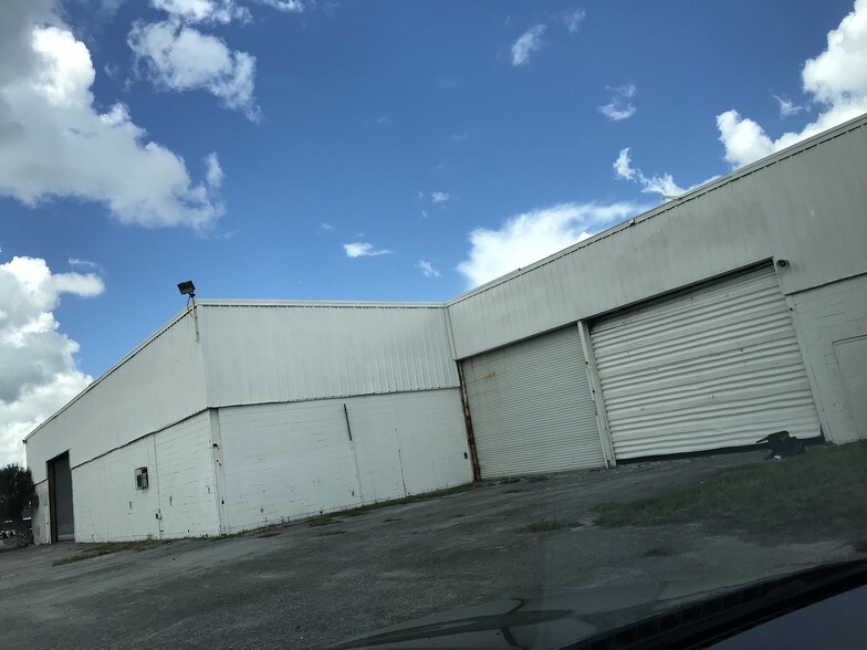 More Photos Of 700 S French Ave, Sanford Warehouse For Lease