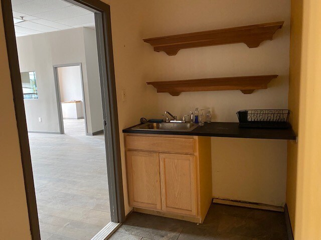 More Photos Of 467-475 Mundet Pl, Hillside Warehouse For Lease