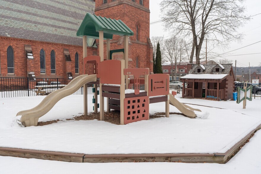 More Photos Of 12 Church Ave, Ballston Spa Daycare Center For Lease