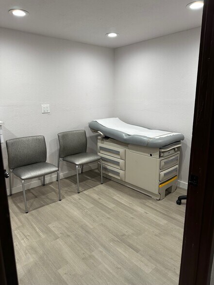 More Photos Of 3501 NW 50th St, Oklahoma City Medical For Lease