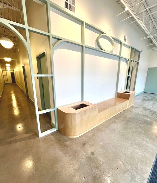 More Photos Of 142 5th St, Edmond Specialty For Lease