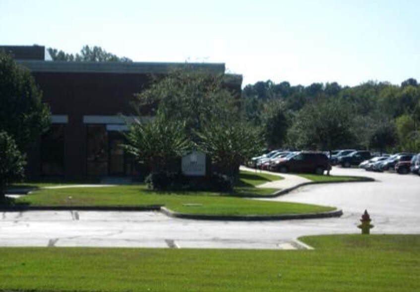 More Photos Of 8001 Chatham Center Dr, Savannah Office For Lease