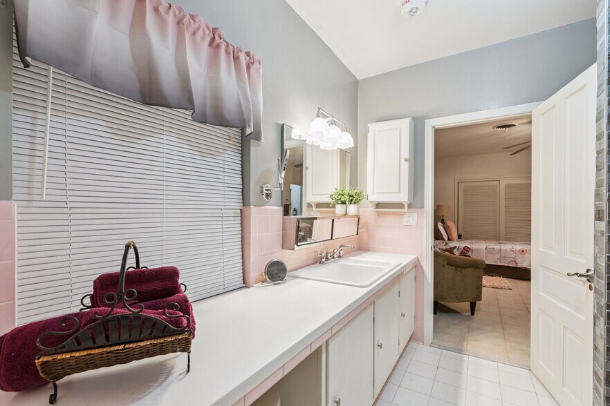 More Photos Of 27 S Center St, Eustis Assisted Living For Sale