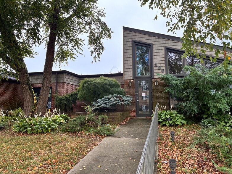 More Photos Of 306 W Logan St, Norristown Medical For Sale