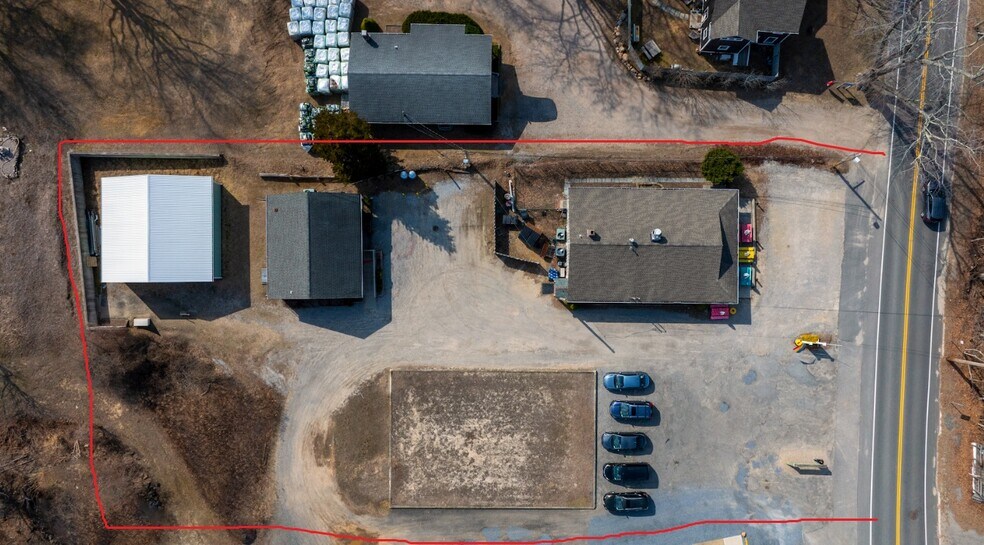 More Photos Of 25 West Neck Rd, Shelter Island Freestanding For Sale