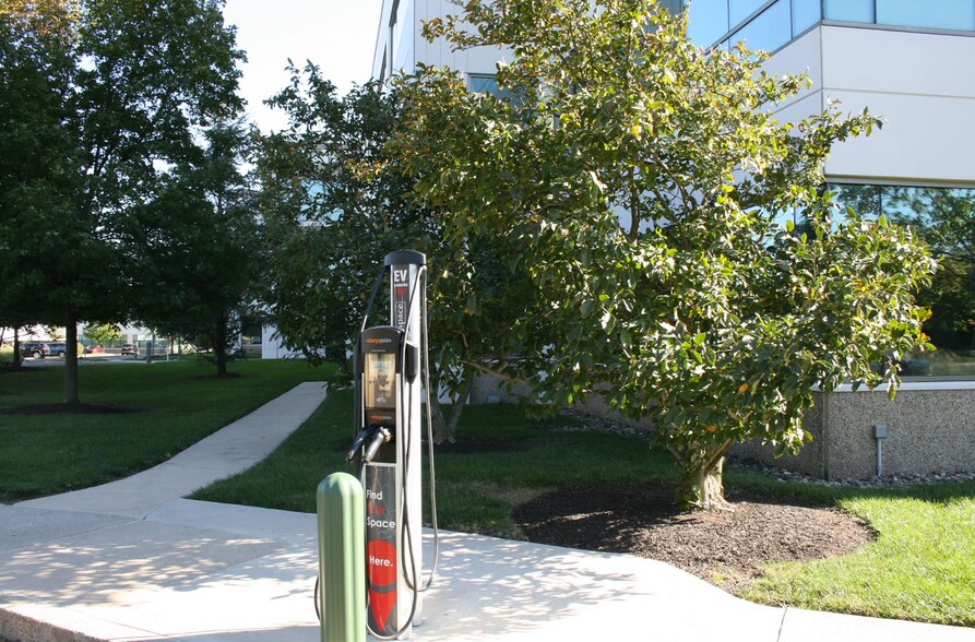 More Photos Of 5 Walnut Grove Dr, Horsham Township Office For Lease