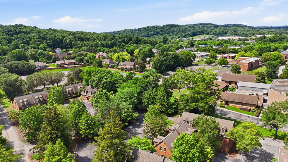More Photos Of 9724 Kingston Pike, Knoxville Loft Creative Space For Sale