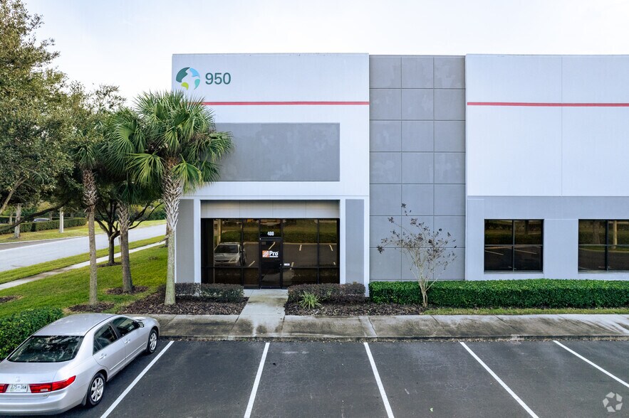 More Photos Of 950 Gills Dr, Orlando Light Distribution For Lease