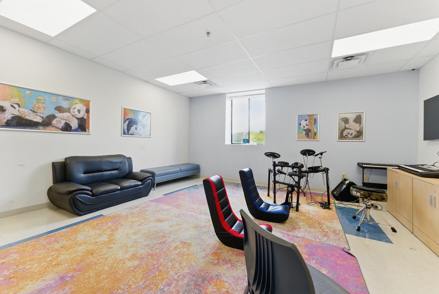More Photos Of 2024 Westover Rd, Chicopee Warehouse For Sale