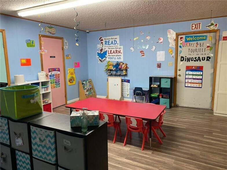 More Photos Of 130 Charter Oak Dr, Canyon Lake Daycare Center For Sale