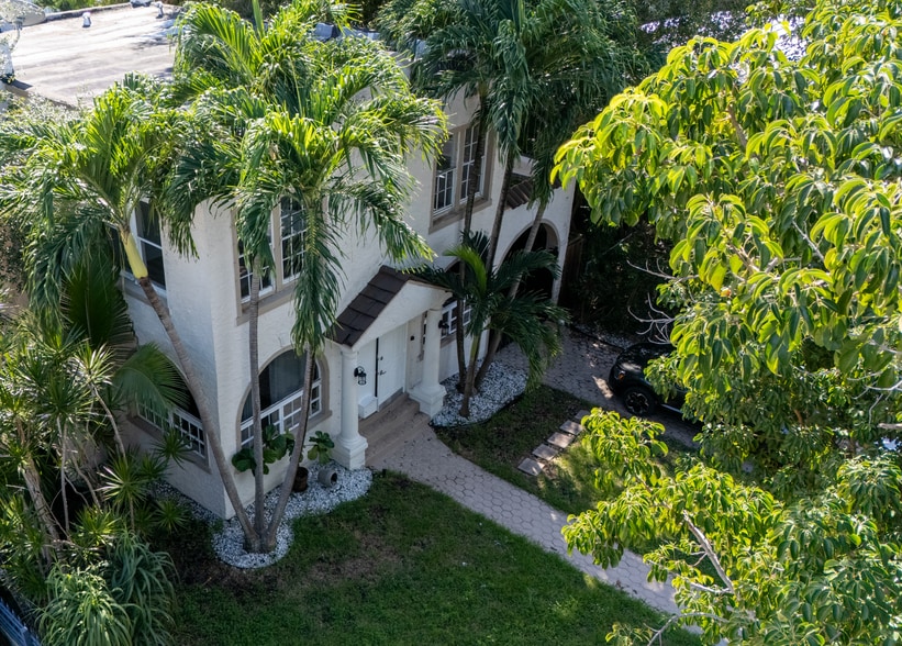 Primary Photo Of 22 NE 44th St, Miami Office Residential For Lease