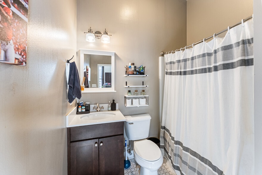 More Photos Of 1733 W Clinch Ave, Knoxville Apartments For Sale