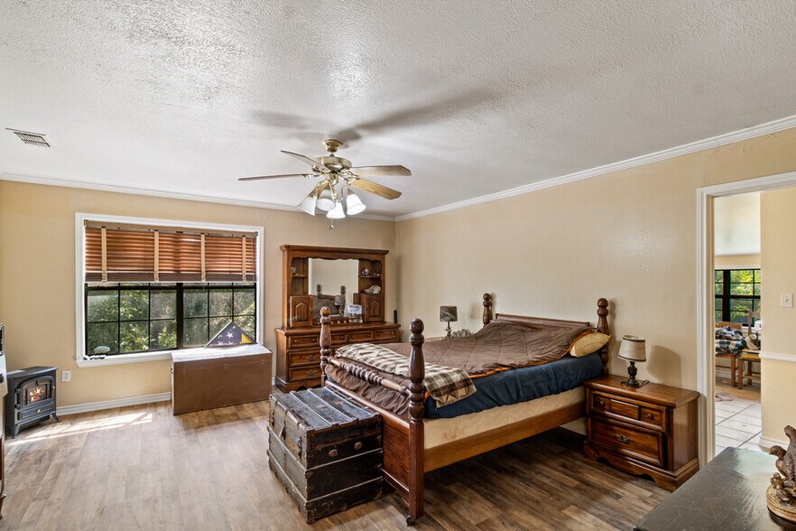 More Photos Of 750 N US Highway 287, Palestine Multifamily For Sale