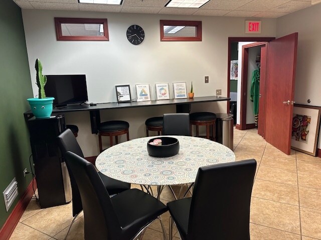 More Photos Of 707 Ridgeview Dr, McHenry Flex For Sale