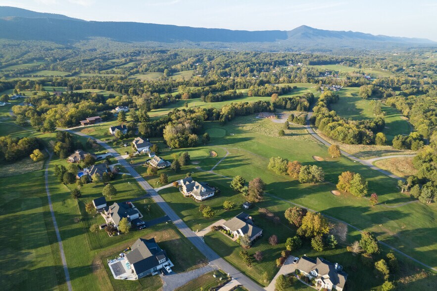 More Photos Of 910 Tc Northcott Blvd, Luray Golf Course Driving Range For Sale