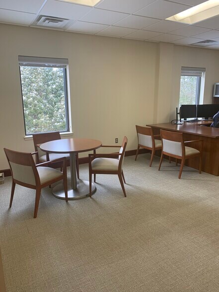 More Photos Of 3006 Mount Vernon Rd, Hurricane Office Residential For Sale