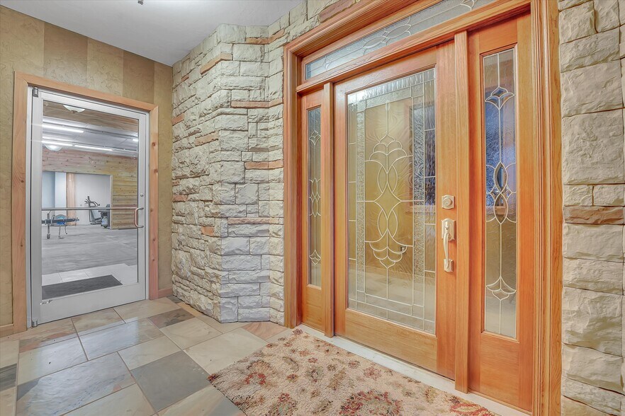 More Photos Of Highway 58, Medicine Park Supermarket For Sale