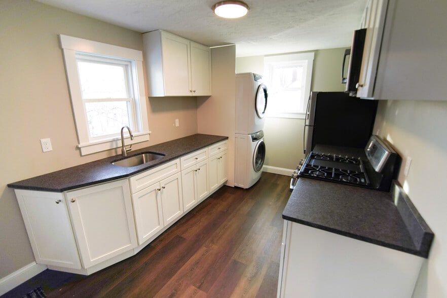 More Photos Of 5 Oak St, Middleborough Apartments For Sale