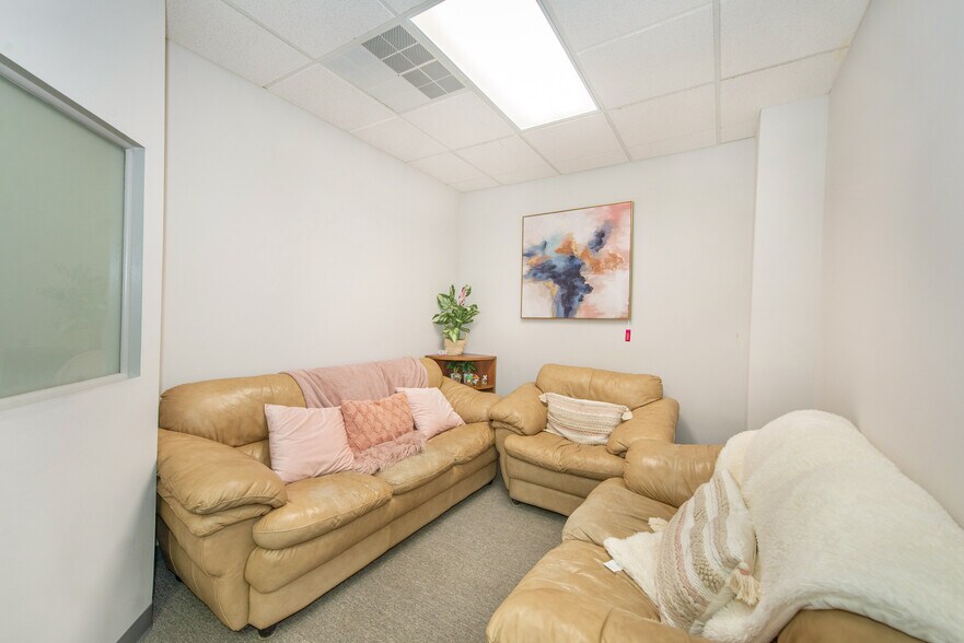 More Photos Of 504 Hamburg Tpke, Wayne Medical For Sale