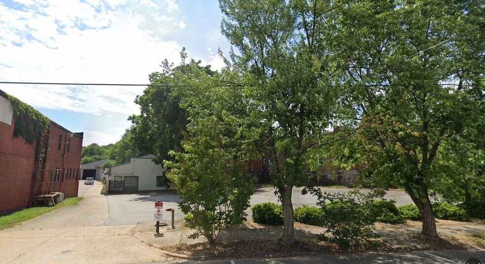 More Photos Of 222 N Market St, Petersburg Warehouse For Sale