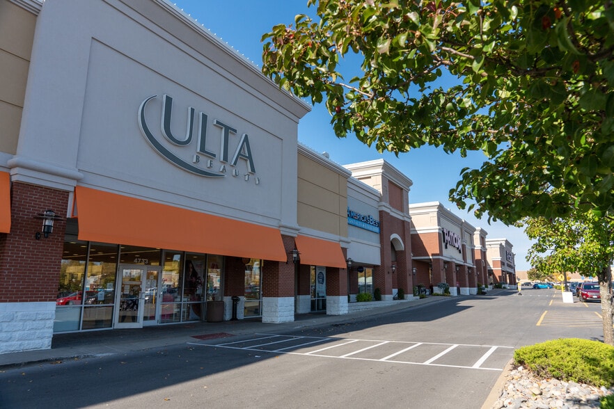 More Photos Of 4725-4745 Commercial Dr, New Hartford Unknown For Lease