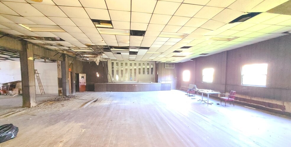 More Photos Of 208 N 5th Ave, Mount Vernon Specialty For Sale