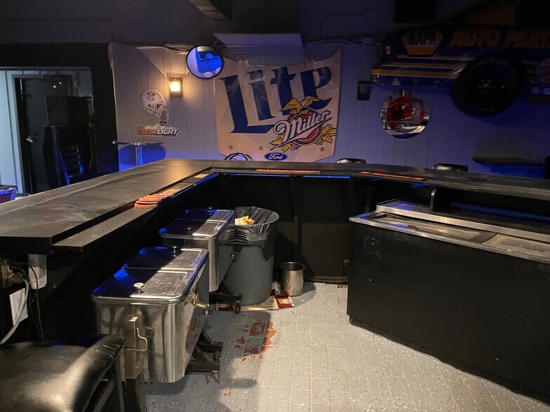 More Photos Of 5701 Johnson St, Hollywood Bar For Sale