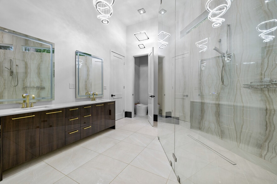 More Photos Of 2401 Greenglade Rd NE, Atlanta Specialty For Sale