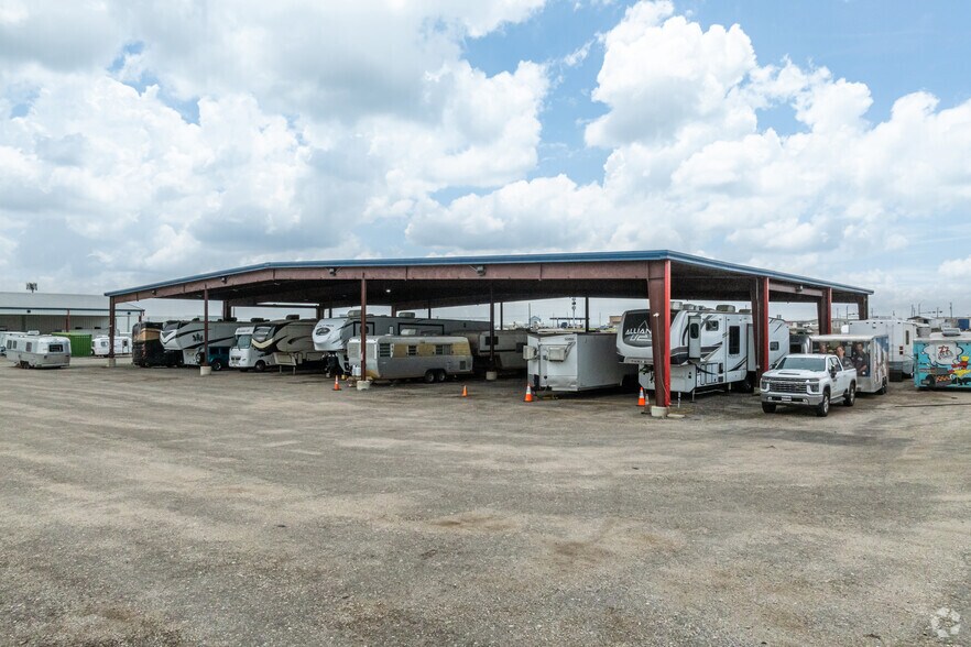 More Photos Of 10777 Highway 183 S, Austin Warehouse For Lease