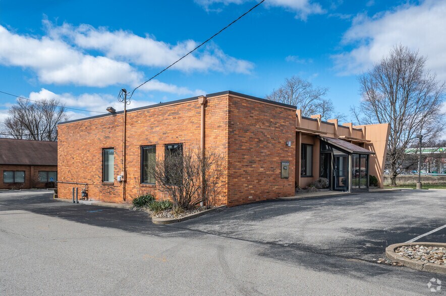 Primary Photo Of 3906-3908 Washington Rd, McMurray General Retail For Sale
