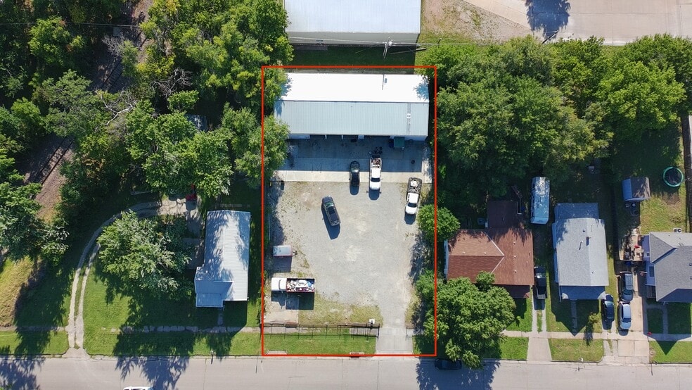More Photos Of 621 Star st, El Dorado Warehouse For Sale