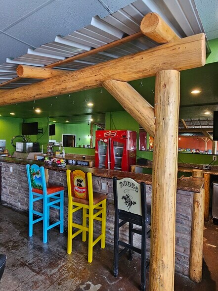 More Photos Of 460 N Murray Blvd, Colorado Springs Restaurant For Lease