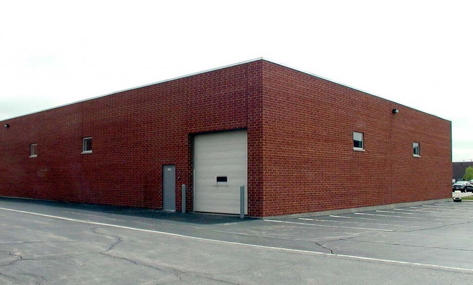 More Photos Of 840 Dillon Dr, Wood Dale Warehouse For Lease