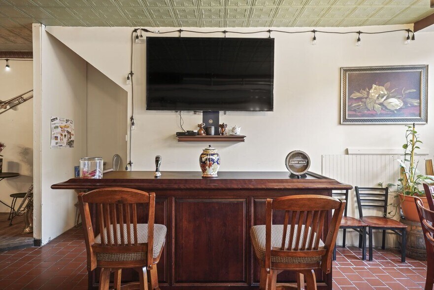 More Photos Of 165 Madison Ave, Albany Storefront Retail Residential For Sale