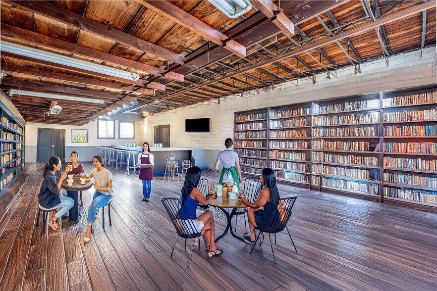 More Photos Of 1900 Kirkwood Hwy, Wilmington Freestanding For Lease