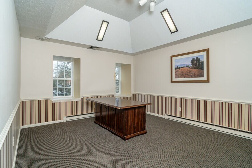 More Photos Of , Waynesboro Office For Sale