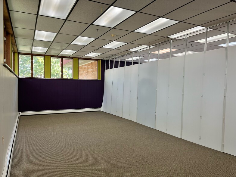 More Photos Of 400 Riverside Dr, Johnson City Specialty For Lease