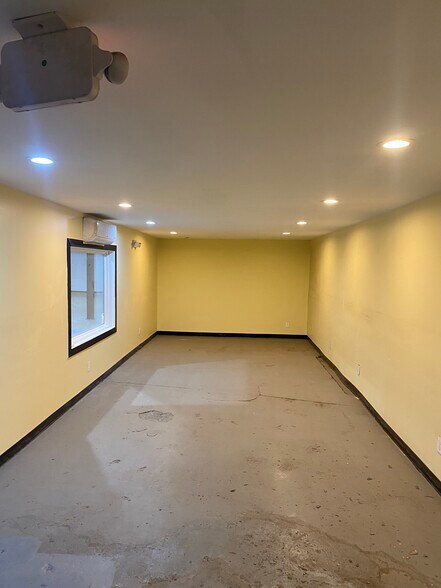 More Photos Of 602 Burns Street, Cincinnati Warehouse For Lease