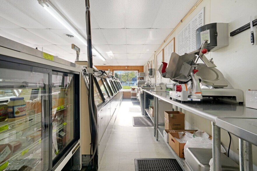More Photos Of 1414 20th St, Tell City Convenience Store For Sale