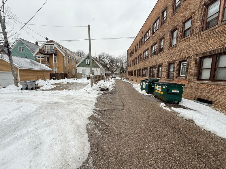 More Photos Of 2628 N Humboldt Blvd, Milwaukee Research And Development For Sale