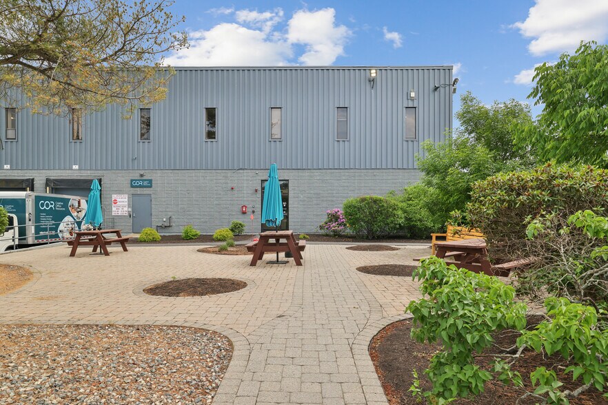 More Photos Of 80 Commerce Way, Woburn Warehouse For Lease