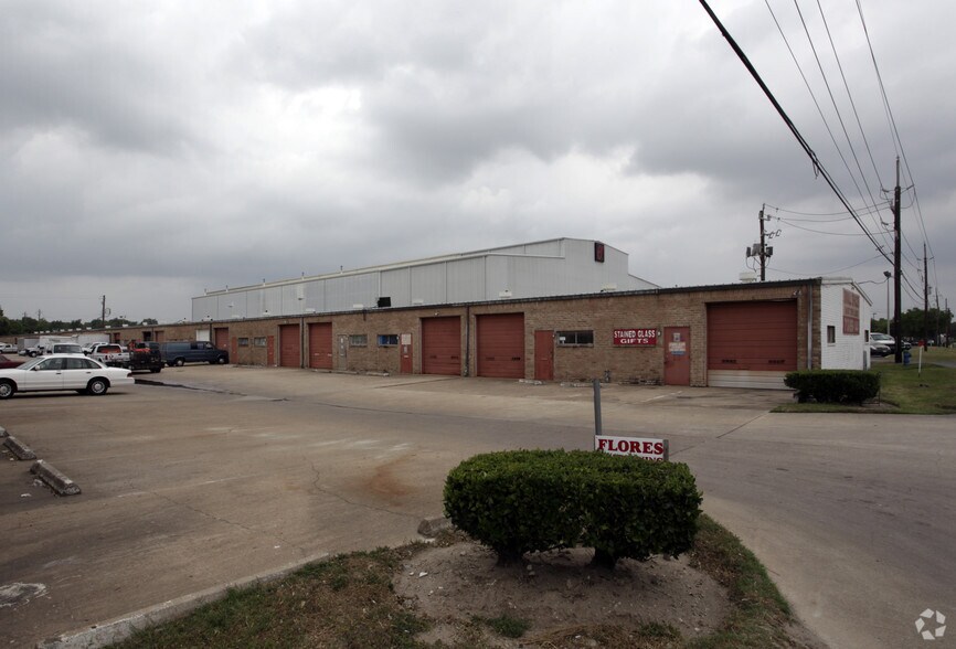 Primary Photo Of 1919 W Sam Houston Pky N, Houston Manufacturing For Lease