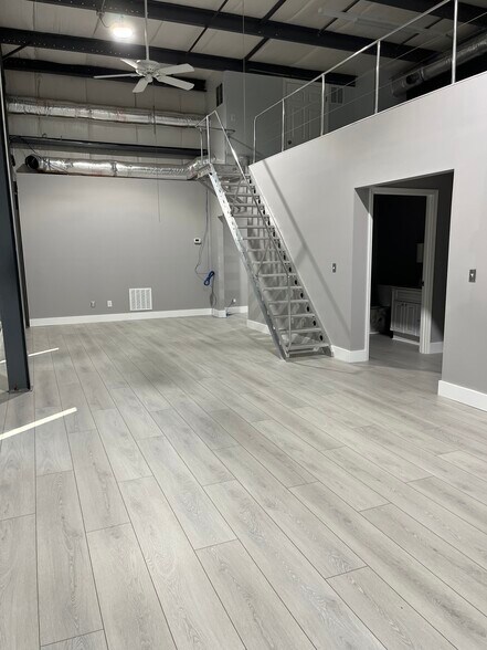 More Photos Of 735 Branch Dr, Alpharetta Flex For Lease