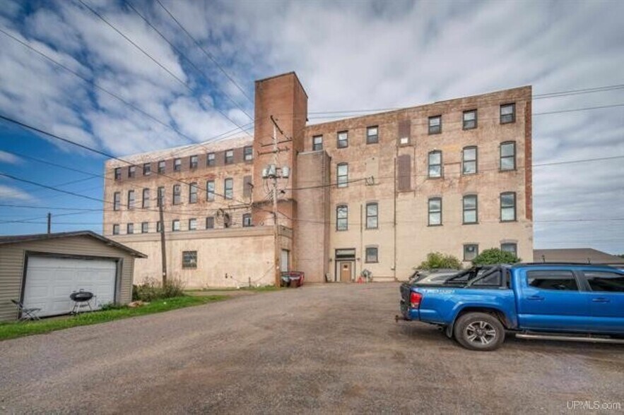 More Photos Of 308 Cleveland Ave, Ishpeming Medical For Sale