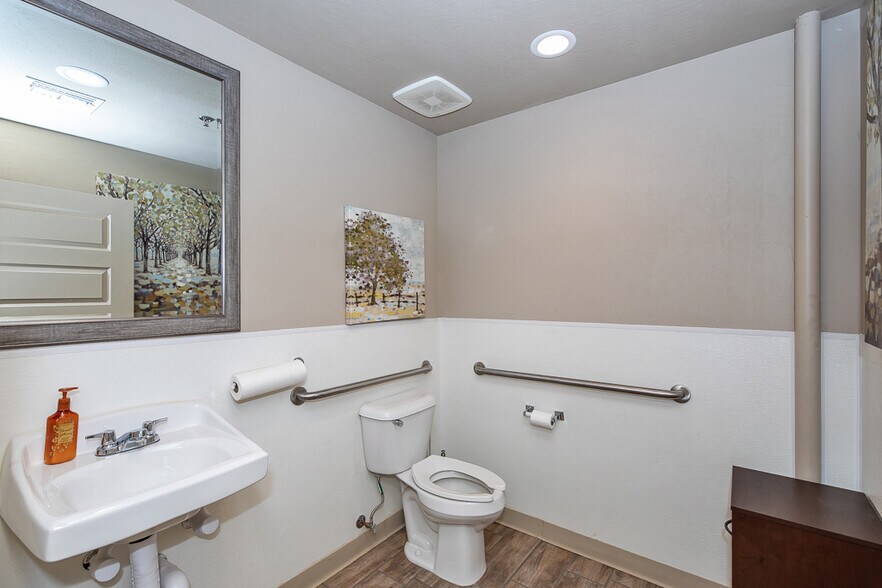 More Photos Of 11375 S Fortuna Rd, Yuma Storefront Retail Office For Sale