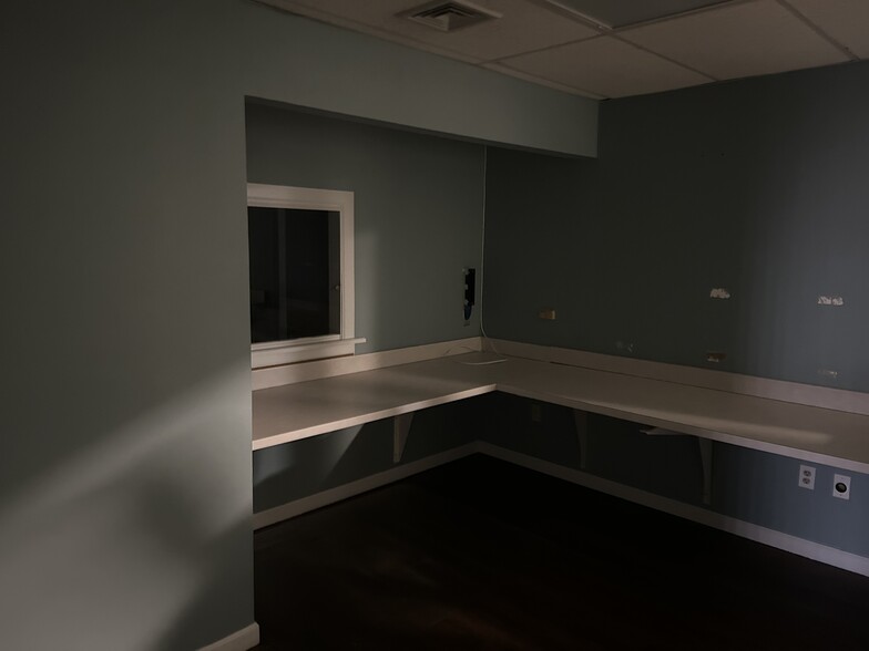 More Photos Of 27 Hospital Ave, Danbury Medical For Lease